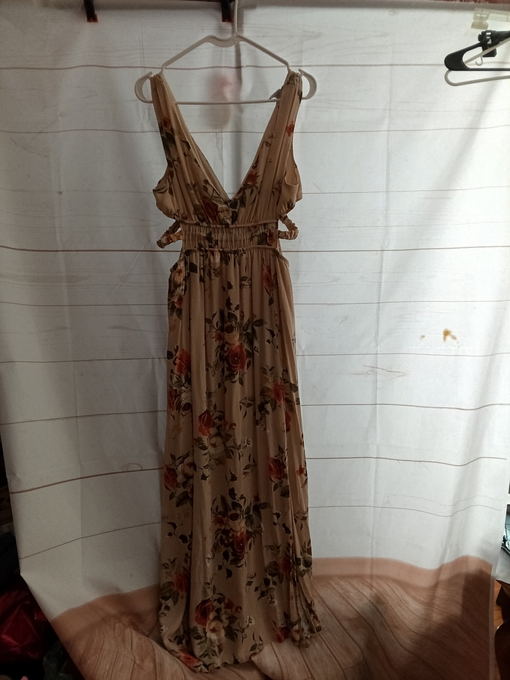 Beautiful floral dress - Picture 2 of 6